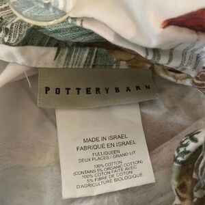 Pottery Barn Red, Green Birds on white background Duvet Cover 2 standard shams